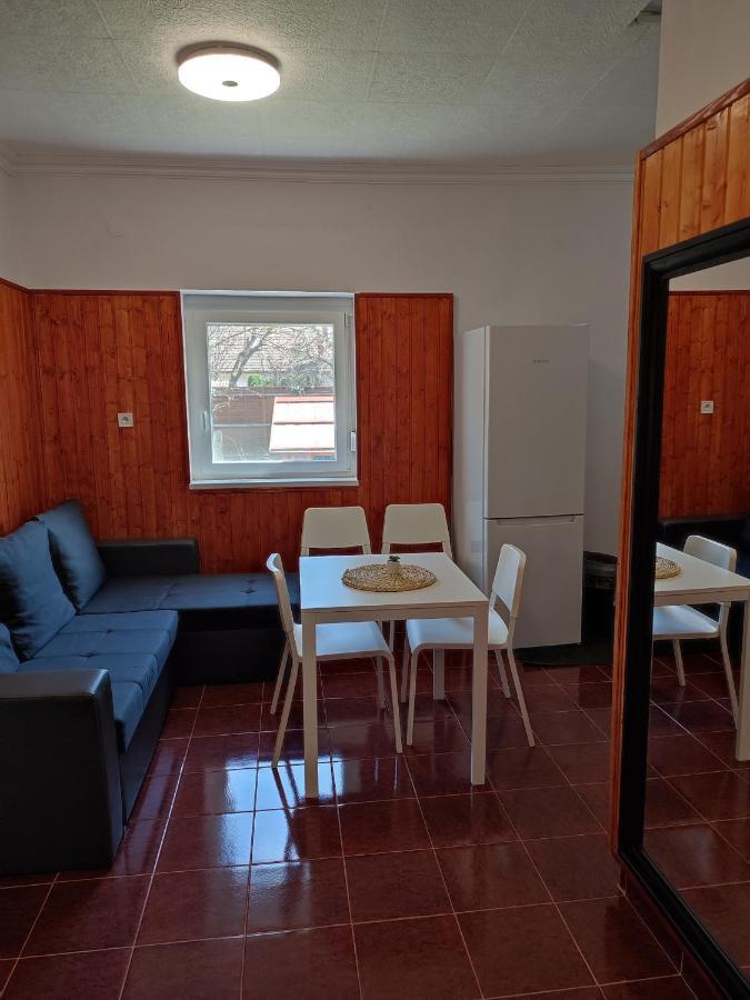 Rakos-patak Family House *